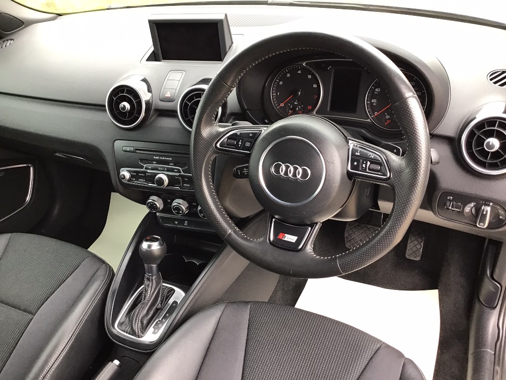 Audi A1 1.4 TFSI Black Edition S Tronic 3DR 2013 (13)
