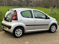 PEUGEOT 107