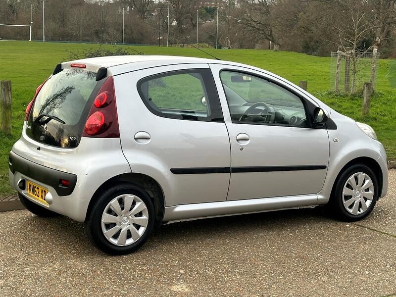 PEUGEOT 107