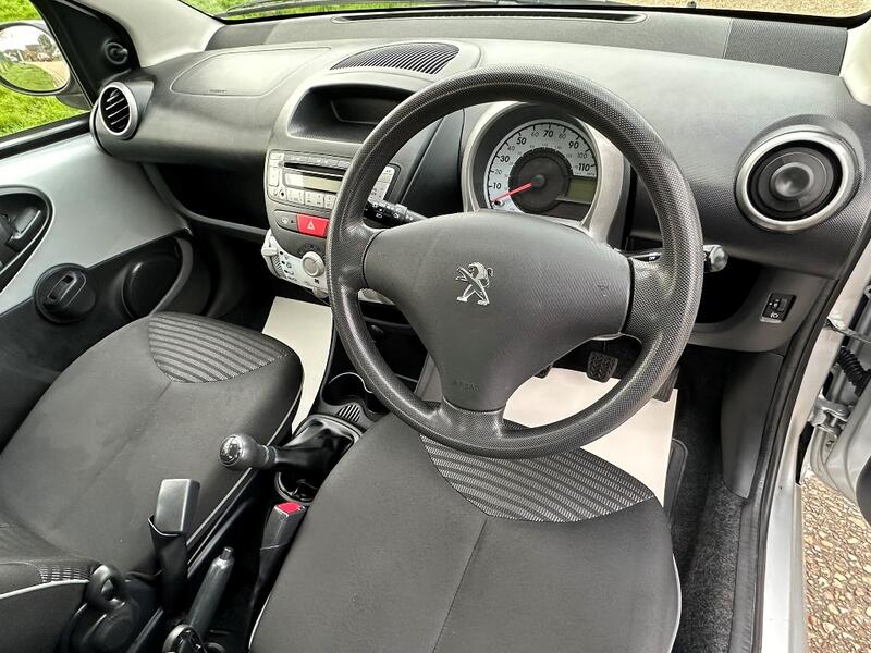 PEUGEOT 107