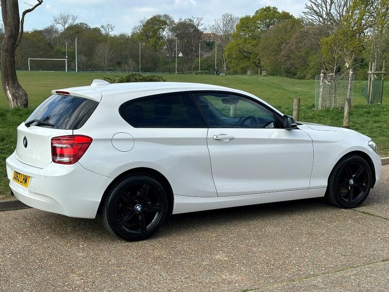 BMW 1 SERIES
