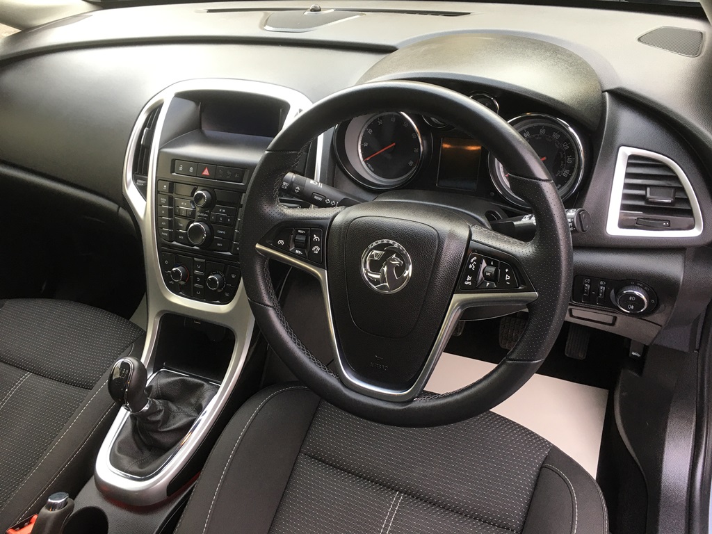 Vauxhall Astra 1.6i VVT 16v (115ps) Energy 5DR 2013 (63)